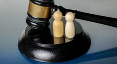 Žiadne „povinné rozvody“ v zákonníku nie sú, tvrdí rezort spravodlivosti. Zmenou pohlavia manželstvo jednoducho zanikne