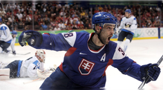 V srdciach fanúšikov bude žiť navždy. Legendárny Pavol Demitra by oslávil 50. narodeniny