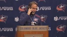 Kouč Columbusu baví svojou tlačovkou NHL. Zodvihol novinárov mobil a hovoril s jeho mamou