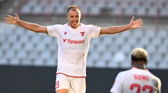 VIDEO: Autor sa našiel na archívnom zábere, legenda spomína na kúpanie v potoku. AS Trenčín oslavuje 120 rokov