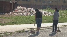 Veľké upratovanie na Luníku IX: Po hodine práce ale čata zo sídliska zmizla