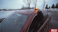 Európska krajina zavedie revolučnú novinku. Výstražné trojuholníky v autách nahradili majáky