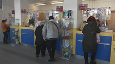 „Povedzte pani Sakovej, že to je málo.“ Energošeky rozdelili Slovákov, pošty zažívajú nával