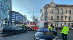 FOTO+VIDEO: V šoku a s bolesťami. Minister financií Ladislav Kamenický mal v Bratislave nehodu