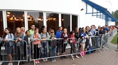 Ani dážď nás nezastaví! Prví návštevníci DOD prišli už pred šiestou