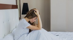 Prečo sa budíme uprostred noci a nevieme zaspať? Odborníci prezradili príčinu