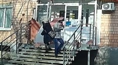 VIDEO: Druhýkrát sa narodili. Dvojica žien o vlások unikla padajúcim troskám balkóna