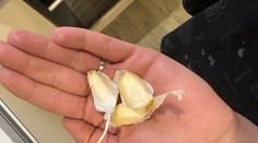 Bravčová masť na hrudník, slaná voda na kloktanie či cesnak. Pozreli sme sa, ako pomáhajú babské recepty