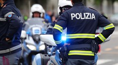 Matka mala vysadiť dcéru na diaľnici. Dôvodom boli jej výsledky v škole