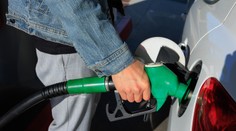 Ceny palív opäť zlacnejú. Pokoria ďalšiu psychologickú hranicu