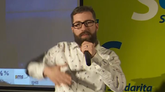 Spievajúci Matovič a rapujúci Poliačik: V niektorých centrálach to poriadne žije