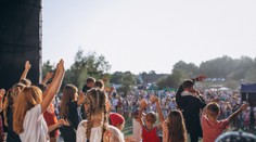 Najpopulárnejší britský festival vypredali za extrémne krátky čas. Neprekážala ani cena 448 eur