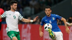 Íri vydreli výhru a postup do osemfinále, Belgičania skončili druhí