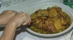 Toto je národné jedlo Maroka. Podobá sa na pokrm, ktorý obľubujú Slováci