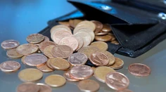 Muž odovzdal nájdenú peňaženku polícii, teraz mu hrozí väzenie