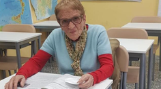 Spolužiaci sú starí ako jej vnúčatá: Seniorke (90) štúdium prekazila vojna, teraz ho chce dokončiť