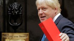 Johnson Tuskovi: Z dohody o brexite musí "vypadnúť" írska poistka