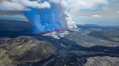 OBRAZOM: Islandská sopka o sebe opäť dala vedieť. Lávové fontány siahajú až do 50-metrovej výšky