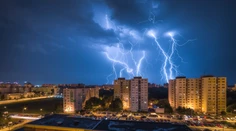 Búrky, krúpy, prívalové dažde. Podľa meteorológov si na extrémy počasia musíme postupne zvykať
