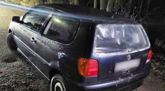 Sadol si za volant, hoci nemal platný vodičák, namiesto zadného okna mal fóliu a v sebe poriadnu dávku pervitínu