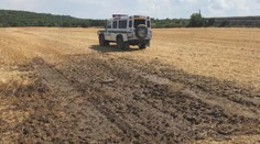 Traktorista takmer vybuchol. Na južnom Slovensku narazil na funkčnú delostreleckú mínu