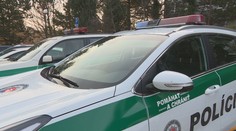 Pomáhať, chrániť a nabíjať. Zákazka ministerstva vnútra na nové policajné autá vyvoláva pochybnosti