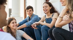 Viete, čo znamená rizz, banger či red flag? Do bežnej komunikácie mladých sa dostáva čoraz viac anglických výrazov