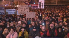 Diskusie, 18-tisíc ľudí na námestí i kultúrne podujatia. Novembrové udalosti v hlavnom meste pripomínali viaceré akcie