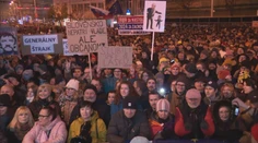Diskusie, 18-tisíc ľudí na námestí i kultúrne podujatia. Novembrové udalosti v hlavnom meste pripomínali viaceré akcie