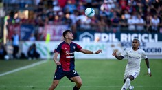 Obert s Cagliari udržali na uzde zvučného súpera. Lazio neuspelo v Come