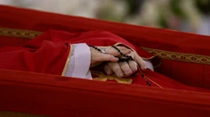 Markíza je vo Vatikáne. Zisťovali sme, kedy si môže pápeža uctiť verejnosť