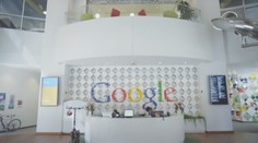 Založili ho v garáži, teraz má hodnotu stoviek miliárd. Google oslavuje jubileum