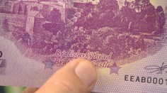 Nulová bankovka s Bratislavským hradom spôsobila ošiaľ, vďaka chybe je ešte cennejšia