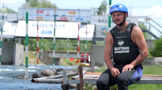 VIDEO: Hokejisti Třinca si na Liptove vyskúšali rafting. Túra na Chopok má priniesť majstrovský titul