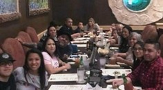 Až 14 členov rodiny sa nakazilo na posedení. Usporiadateľ považoval koronavírus za hoax