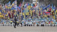 Svadby v tieni sirén a prázdne pôrodnice. Demografická budúcnosť Ukrajiny vyzerá hrozivo