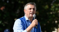 Stovky odborárov pred Úradom vlády: Minimálna mzda porastie o 60 eur