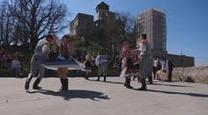 Kto prišiel v kroji, mal výhodu. Na Trenčiansky hrad prilákali sviatky jari množstvo ľudí