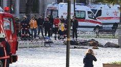 Bombový útok na policajnú stanicu v Turecku. Hlásia viacerých zranených