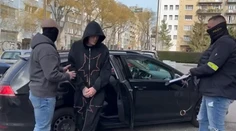 Známy český raper ide do väzby, rozhodol súd v Bratislave. Našli pri ňom aj látku GHB