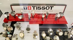 Švajčiari vyviezli menej hodiniek