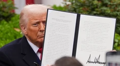 Trumpove výpočty ohľadom EÚ sú hlúpe a smiešne, tvrdí analytik. Varuje Brusel, aby sa do obchodnej vojny nepúšťal