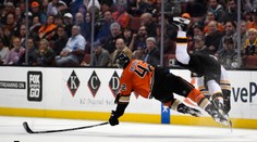 Chára skóroval povestnou delovkou, Bostonu to nepomohlo