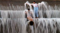 Príšerné horúčavy v Pakistane si vyžiadali vyše sto obetí