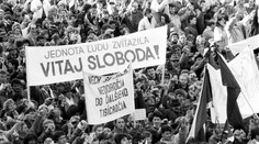 Deň, ktorý priniesol pád komunistického režimu. Pripomíname si 36 rokov od Nežnej revolúcie