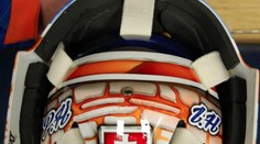 Jaro Halák má novú masku. Čo znamenajú iniciály na zadnej strane?