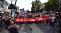 V Bratislave sa pochodovalo proti korupcii, Fico neprišiel. Poslal list