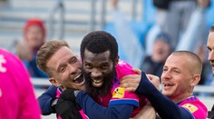 VIDEO: Slovan si na domácom trávniku poradil s Dunajskou Stredou a má na dosah titul