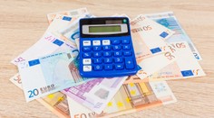 Stále viac ľudí žije od výplaty do výplaty. No aj z malého príjmu sa dá ušetriť