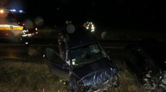 Manželia s dvomi deťmi sa čelne zrazili s Golfom, dvaja mŕtvi